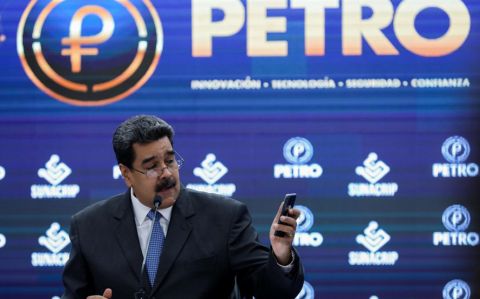 Las 4 claves que dejó el anuncio de la "oficialización" del petro